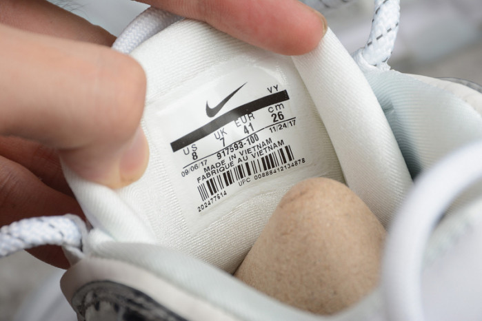 air more uptempo Ch*0me white (w) 917593-100