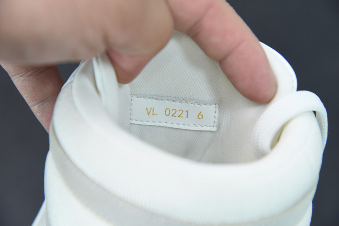 l0vt sneaker