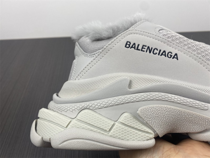 blcg sneaker triple.s.