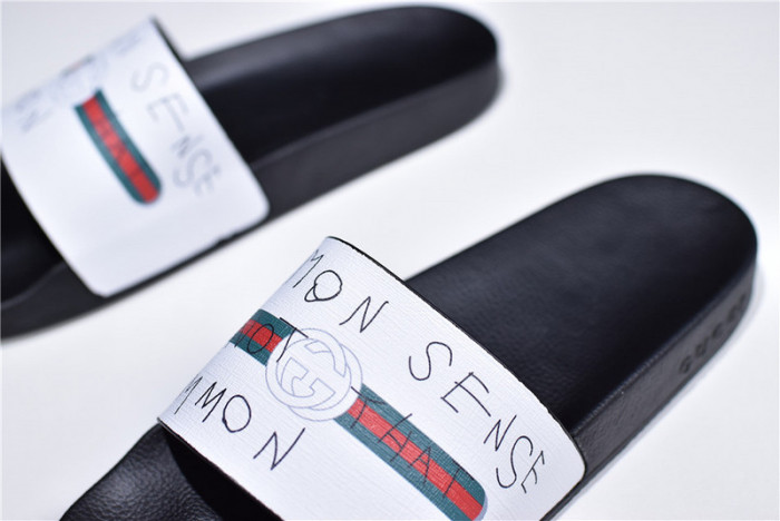 G*u*i slippers