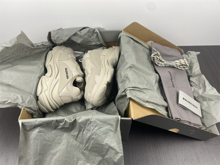 blcg sneaker triple.s.