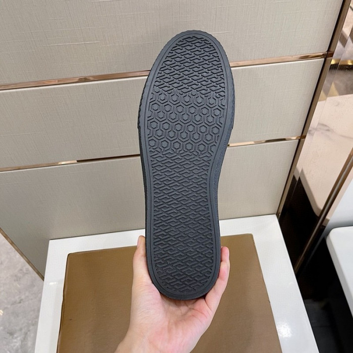 bur  sneaker