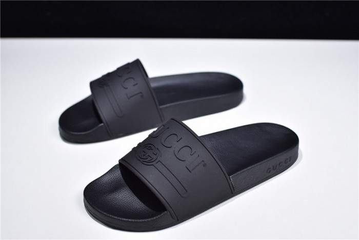 G*u*i slippers