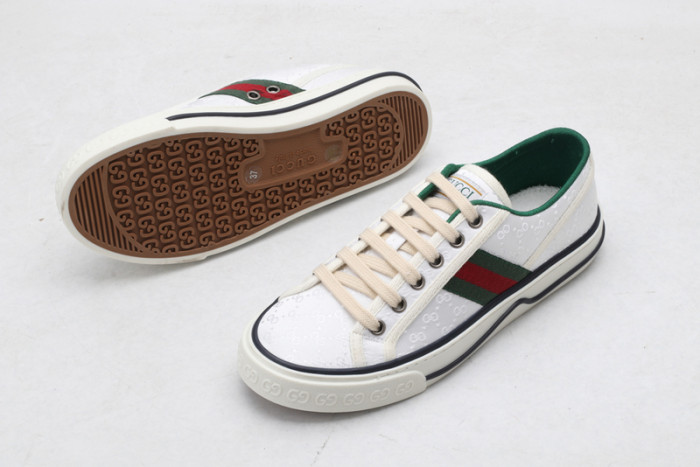 G*u*i  sneaker