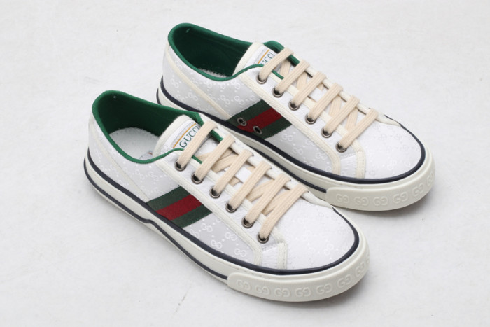 G*u*i  sneaker