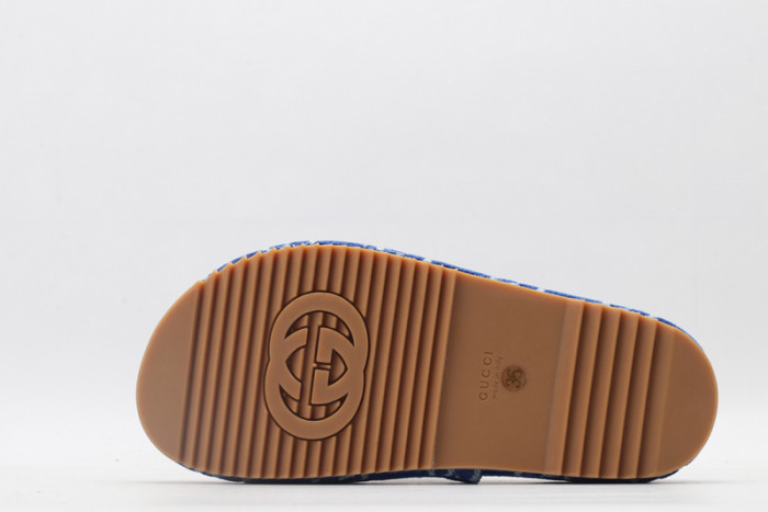 G*u*i slippers