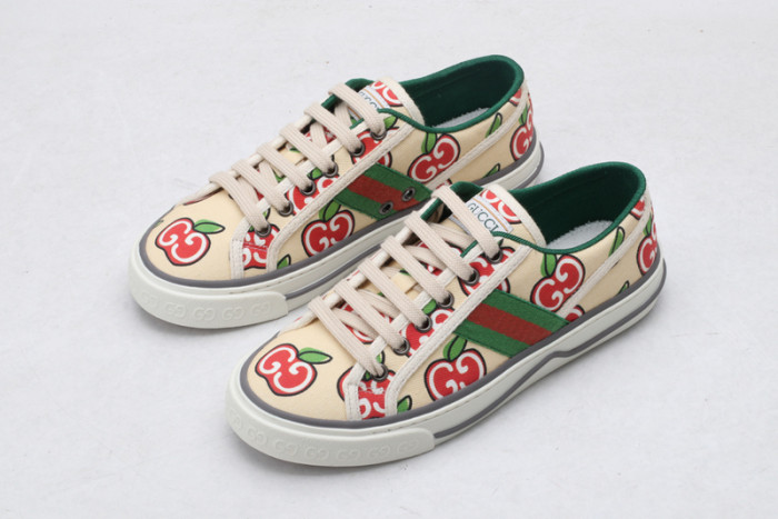 G*u*i  sneaker