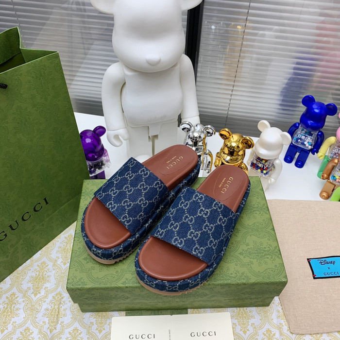 G*u*i slippers