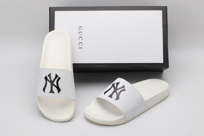 G*u*i slippers