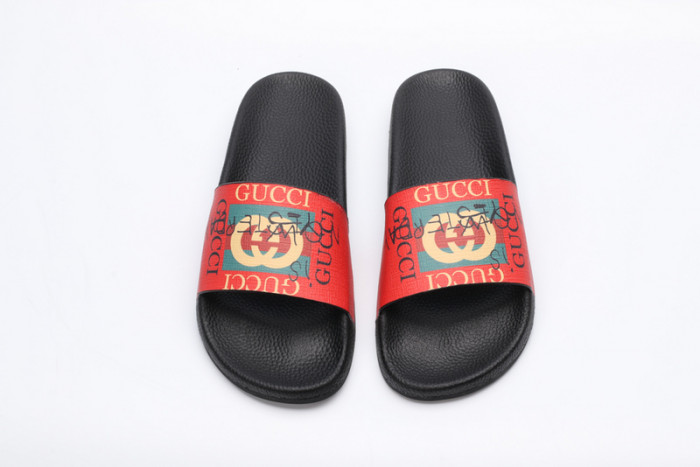 G*u*i slippers