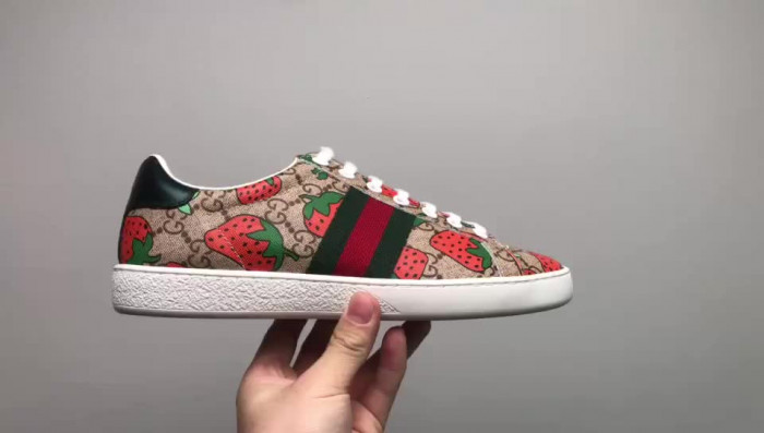 G*u*i ace embroidered low-top sneaker 431920 dopeo 9064