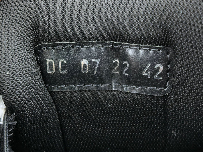 b30 sneaker