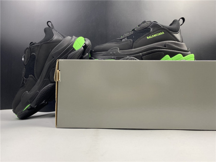 blcg sneaker triple.s.gomma  black and green 524039 w2pw1 4881