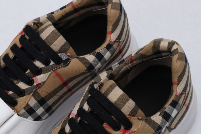bur  sneaker