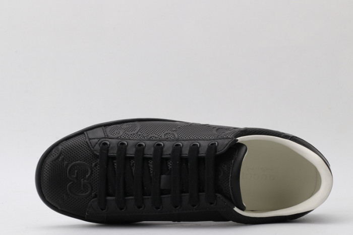 G*u*i ace embroidered low-top sneaker 431942a38g09065