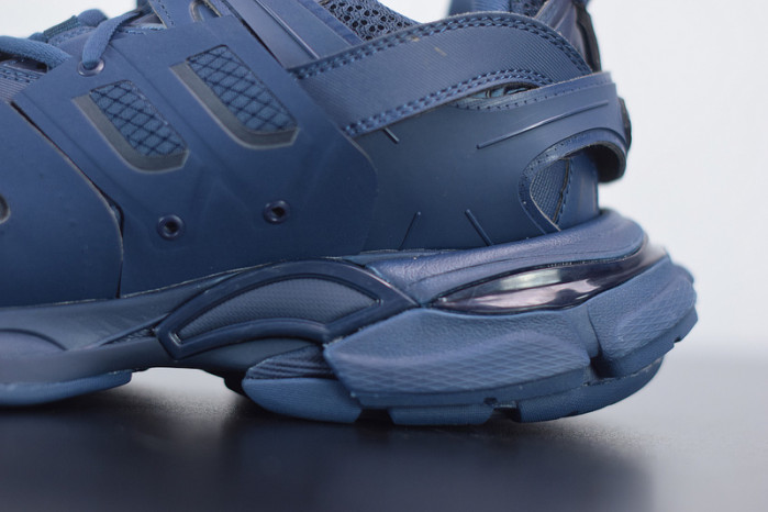 blcg track trainer dark navy 542023 w2la1 4107