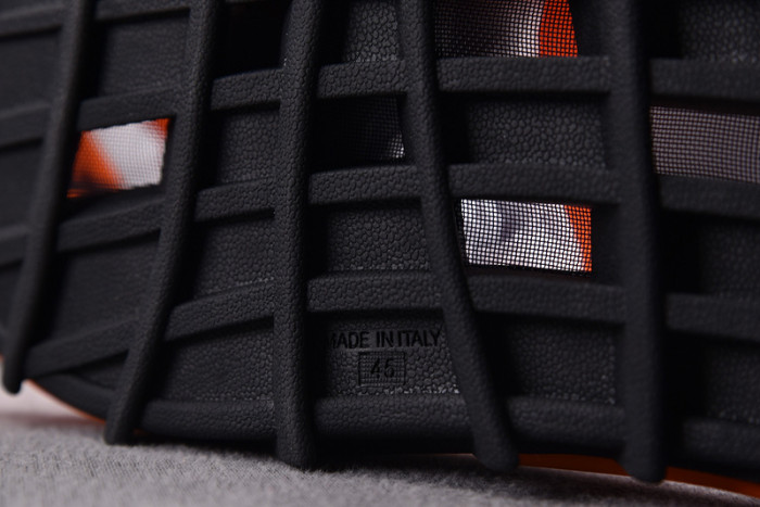 bur_berry slippers
