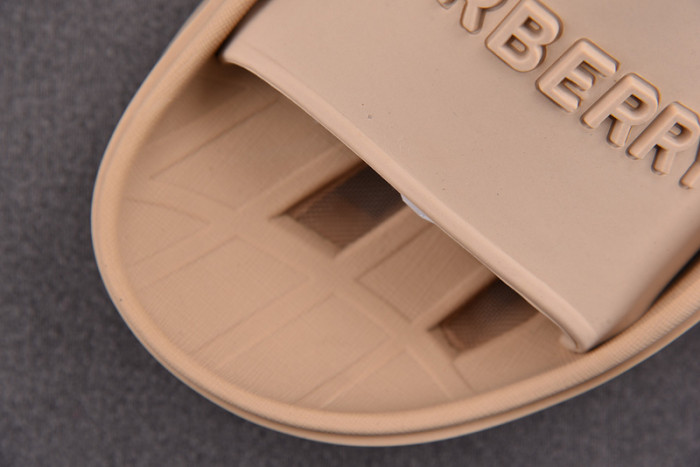 bur_berry slippers
