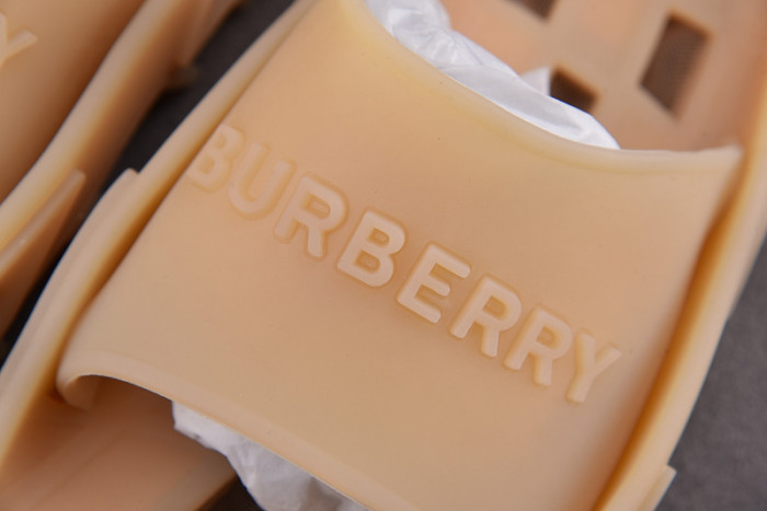 bur_berry slippers
