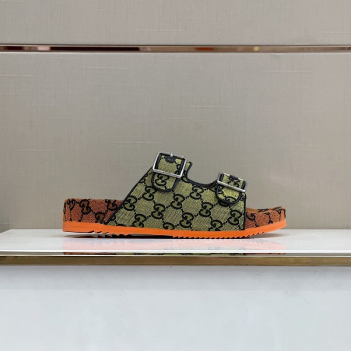 G*u*i slippers