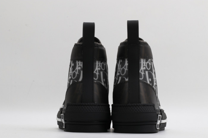 d10r b23 homme kaws high top sneaker