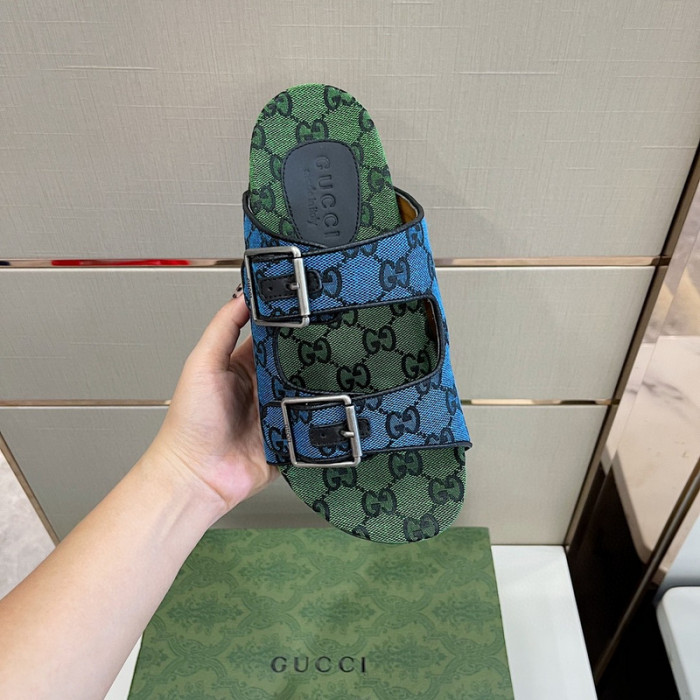 G*u*i slippers
