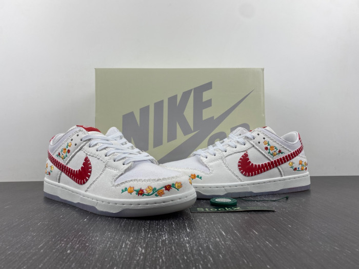 dunk low decon sb 