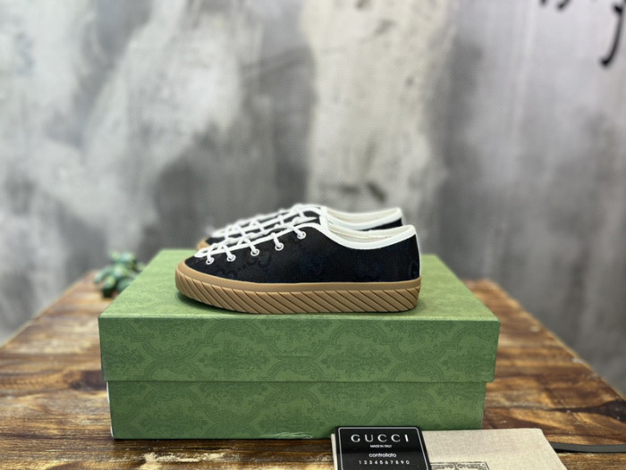 G*u*i  low-top sneaker