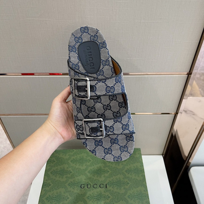 G*u*i slippers