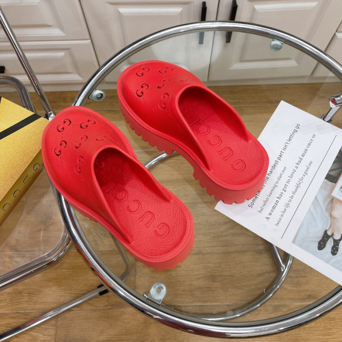 G*u*i slippers