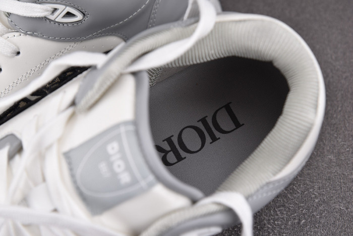 d10r b57 sneaker