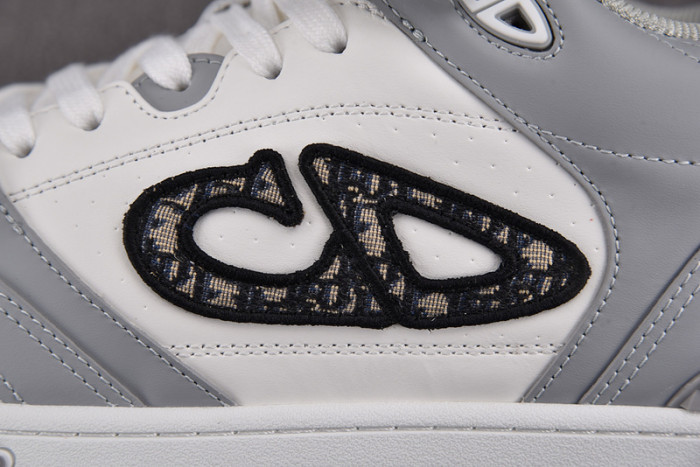 d10r b57 sneaker