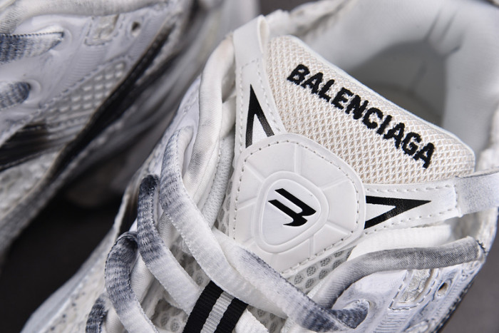 Ba*len*cia*ga -runner