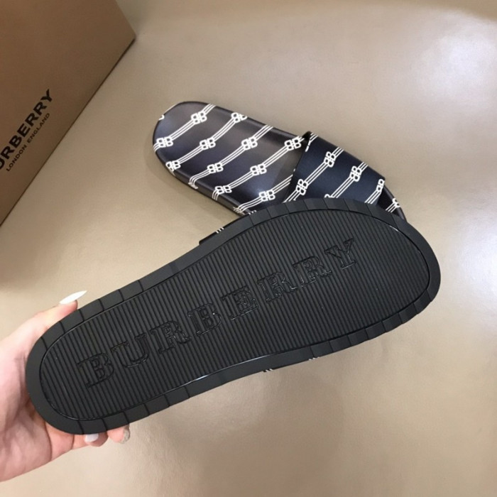 bur_berry slippers