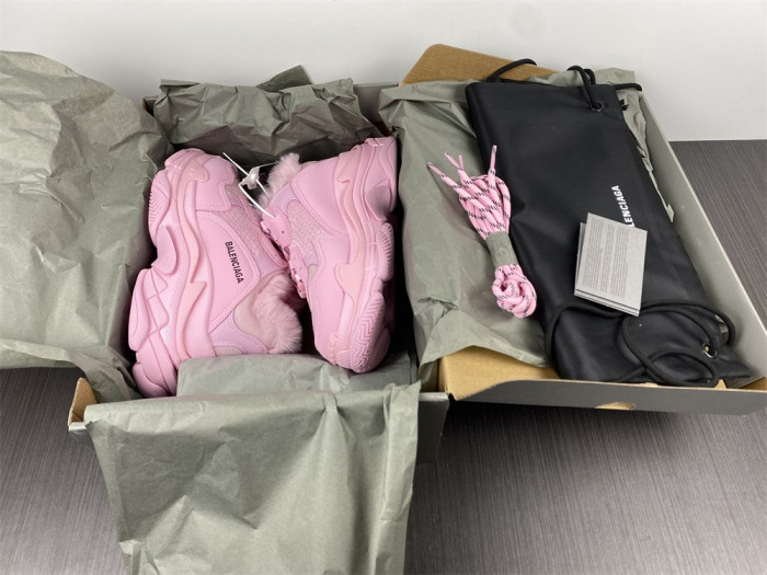 blcg sneaker triple.s.