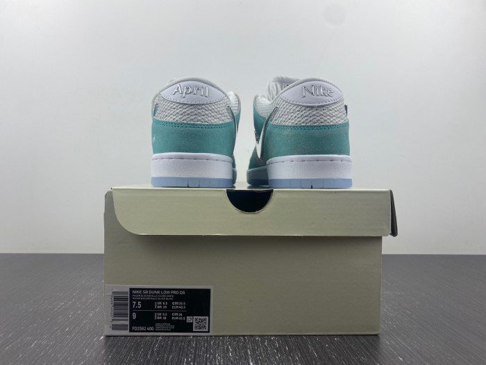 nike sb dunk low april skateboards fd2562-400
