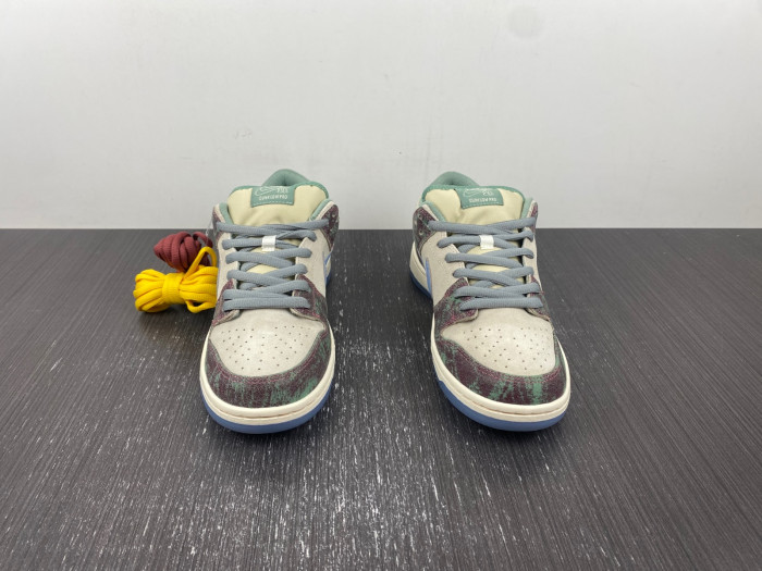 crenshaw skate club x nike sb dunk low fn4193-100