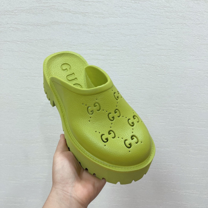 G*u*i slippers