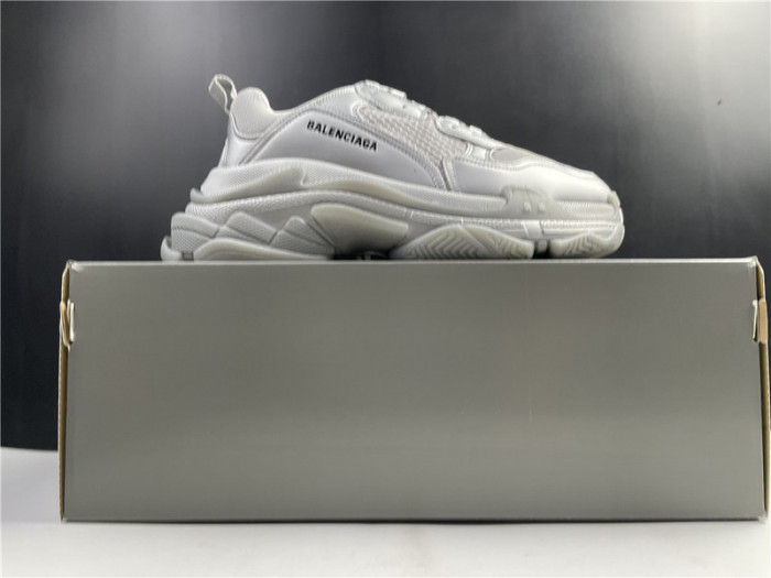 blcg sneaker triple.s.